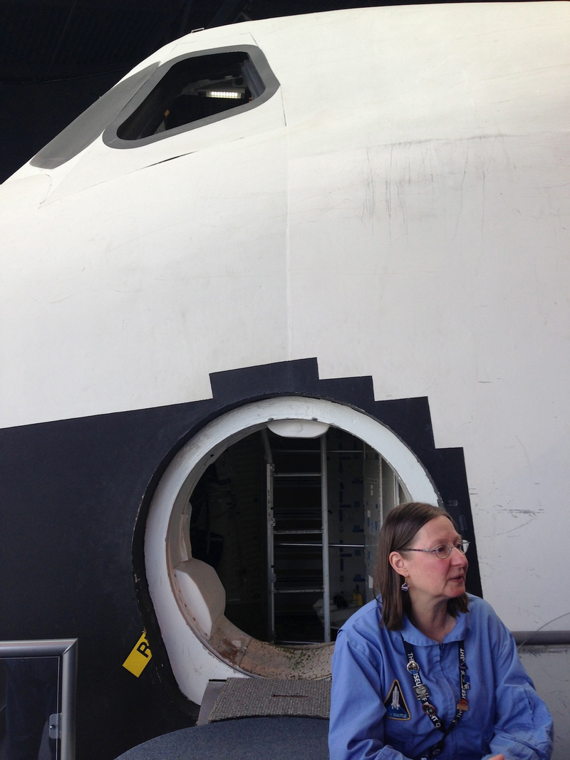 Illustration for article titled I Took This Amazing Tour Inside the Space Shuttle. So Should You.